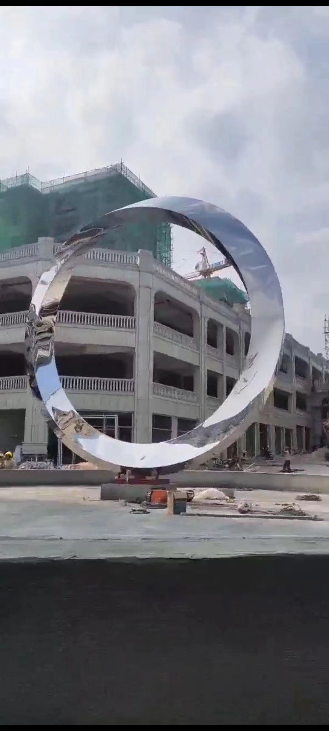 不锈钢广场雕塑公园已成为所在城市的一个品牌